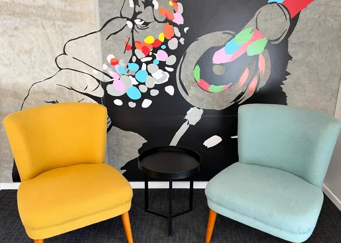 公寓 Stylish Industrial Loft Near The Airport