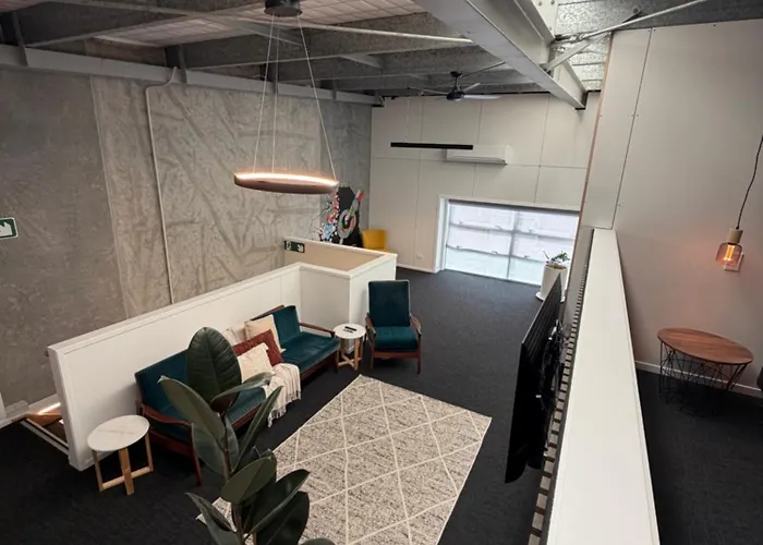 Stylish Industrial Loft Near The Airport * 罗托鲁阿