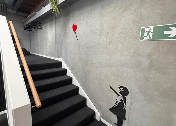 Stylish Industrial Loft Near The Airport 罗托鲁阿