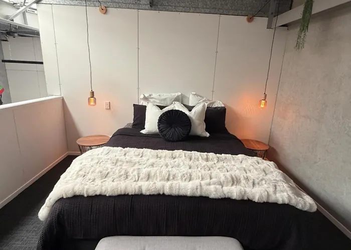 公寓 Stylish Industrial Loft Near The Airport *