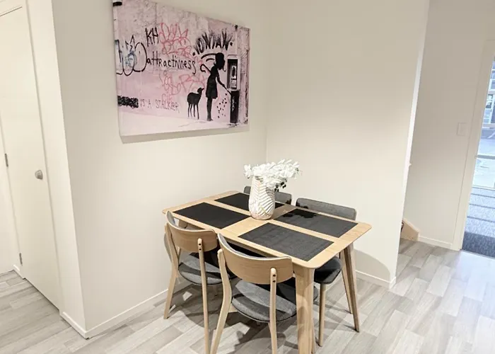 公寓 Stylish Industrial Loft Near The Airport