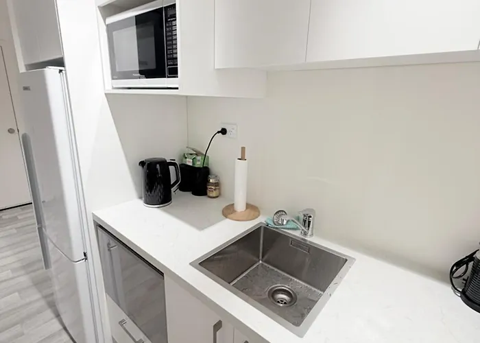 Stylish Industrial Loft Near The Airport