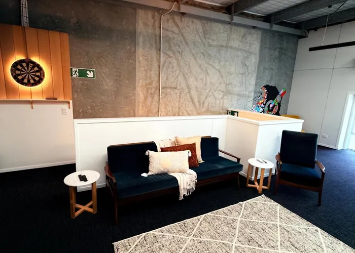 Stylish Industrial Loft Near The Airport 罗托鲁阿